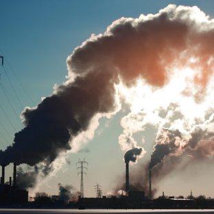 Znečišťování ovzduší průmyslem se v Evropě snižuje